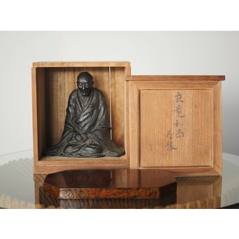 所載品 鋳師 北原三佳 良寛和尚坐像　M301 
