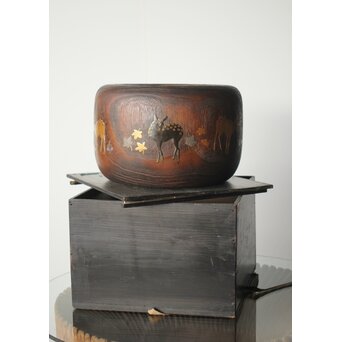 鹿と灯籠の蒔絵桐火鉢　Q292 