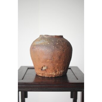 古信楽 石ハゼ種壺　P320 