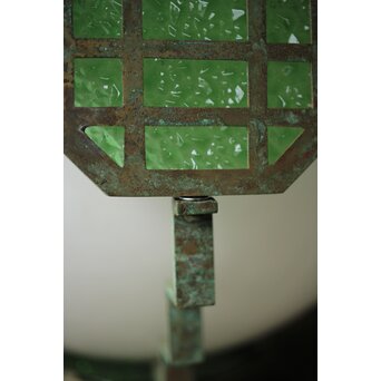 緑色ダイアガラス アールデコ照明　A007 下にもスペーサー　ここで金具を分解し　電球をいれます