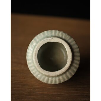 黒田陶々庵識 影青 小壺 草花文茶入　P329 