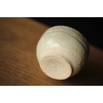 黒田陶々庵識 影青 小壺 草花文茶入　P329 