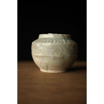 黒田陶々庵識 影青 小壺 草花文茶入　P329 