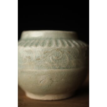 黒田陶々庵識 影青 小壺 草花文茶入　P329 