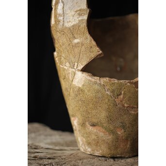 古瀬戸 灰釉劃花文瓶子　P331 