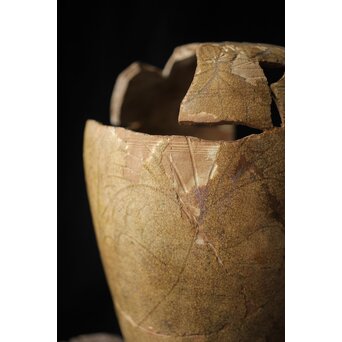 古瀬戸 灰釉劃花文瓶子　P331 