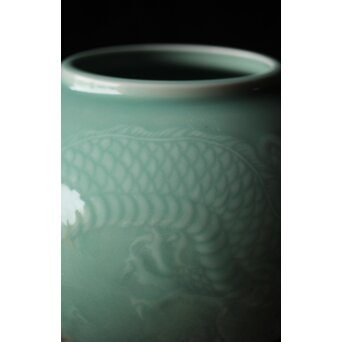 二代 宮川香山/真葛香山 清朝磁器 青磁雲龍文壷写し 龍文浮彫青磁花瓶　P333 