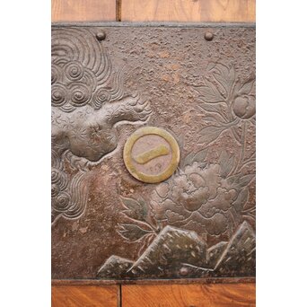 牡丹獅子金具 黒枠 細格子蔵戸　W064YD 