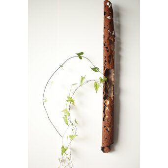 鉄管の花生け　M311