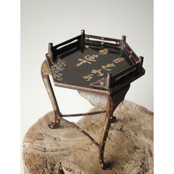 唐物 鷺足三脚卓 螺鈿卓 月光如水水如天　Q300 