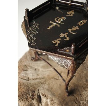 唐物 鷺足三脚卓 螺鈿卓 月光如水水如天　Q300 