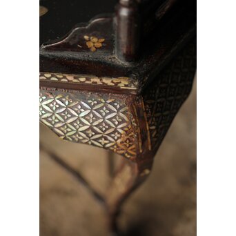 唐物 鷺足三脚卓 螺鈿卓 月光如水水如天　Q300 