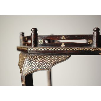 唐物 鷺足三脚卓 螺鈿卓 月光如水水如天　Q300 