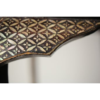 唐物 鷺足三脚卓 螺鈿卓 月光如水水如天　Q300 