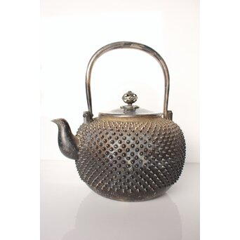 秦銀器 雪鳴 七宝繋摘 純銀霰湯沸/銀瓶　M312 