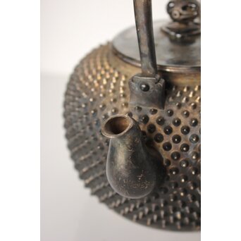 秦銀器 雪鳴 七宝繋摘 純銀霰湯沸/銀瓶　M312 