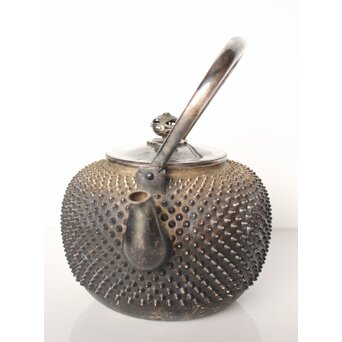 秦銀器 雪鳴 七宝繋摘 純銀霰湯沸/銀瓶　M312 