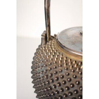 秦銀器 雪鳴 七宝繋摘 純銀霰湯沸/銀瓶　M312 