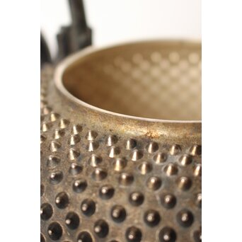 秦銀器 雪鳴 七宝繋摘 純銀霰湯沸/銀瓶　M312 