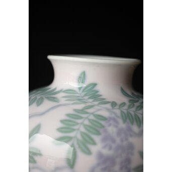 象嵌藤模様花瓶　P335 