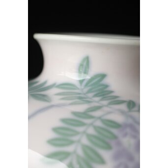 象嵌藤模様花瓶　P335 