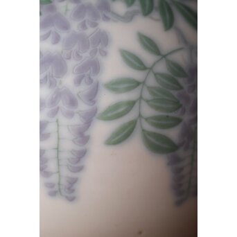 象嵌藤模様花瓶　P335 