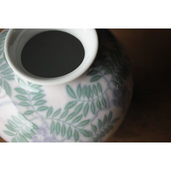 象嵌藤模様花瓶　P335 