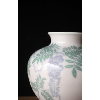 象嵌藤模様花瓶　P335 