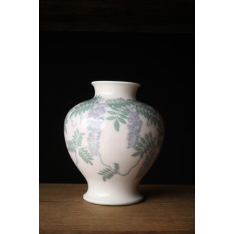 象嵌藤模様花瓶　P335 