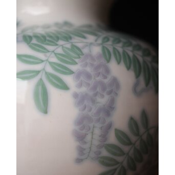 象嵌藤模様花瓶　P335 