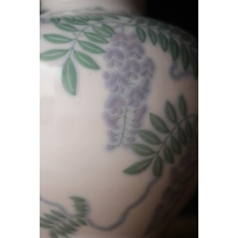 象嵌藤模様花瓶　P335 