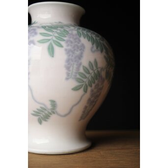 象嵌藤模様花瓶　P335 