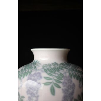 象嵌藤模様花瓶　P335 