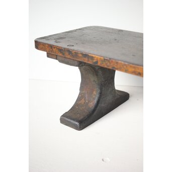 鉄足のうるし職人の作業台　Q301 