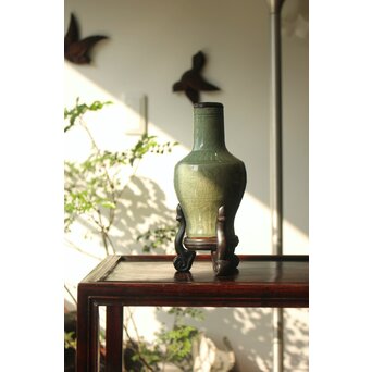 中国陶磁 龍泉窯 七官青磁 紫檀意台 瓶/花瓶　P339 