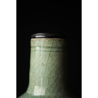 中国陶磁 龍泉窯 七官青磁 紫檀意台 瓶/花瓶　P339 