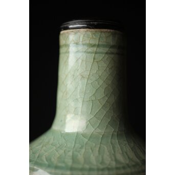 中国陶磁 龍泉窯 七官青磁 紫檀意台 瓶/花瓶　P339 