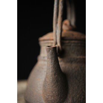 有阪造 砲口鉄環鉄蓋 時代鉄瓶　M315 