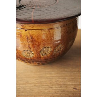 南海古陶磁 褐釉水指　P340 