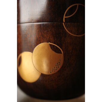 塗師 道場江春 黒柿壺々蒔絵 中棗 共箱　Q303 