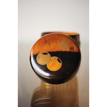 塗師 道場江春 黒柿壺々蒔絵 中棗 共箱　Q303 