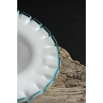 乳白地青縁 ひらひら電笠　A029 