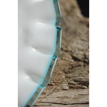 乳白地青縁 ひらひら電笠　A029 