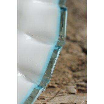 乳白地青縁 ひらひら電笠　A029 