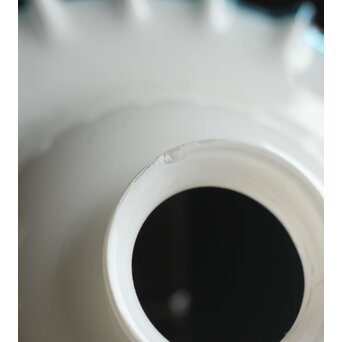 乳白地青縁 ひらひら電笠　A029 