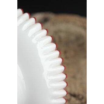 乳白地赤縁 ベル型ひらひら電笠　A030 