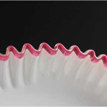 乳白地赤縁 ベル型ひらひら電笠　A030 