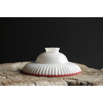 乳白地赤縁 ベル型ひらひら電笠　A030