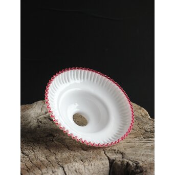 乳白地赤縁 ベル型ひらひら電笠　A030 