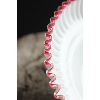 乳白地赤縁 ベル型ひらひら電笠　A030 